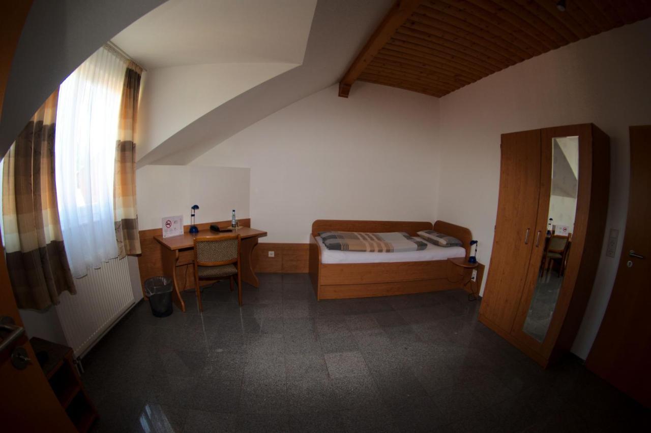 Gasthuis Messe-hotel Waldruhe Giesen
